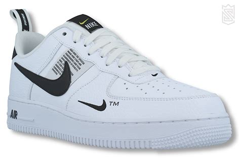 nike air force weiß mit schwarzer schrift damen|weiße air force 1.